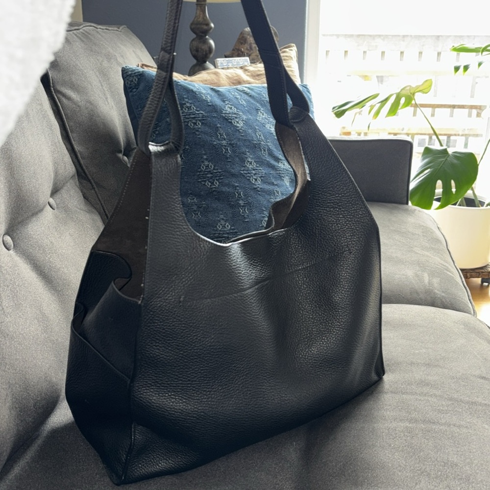 Cuyana Oversized Double Loop Bag - Picture 3 of 14